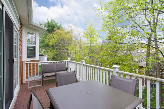 16 Wyldwood Drive, Tarrytown, NY 10591