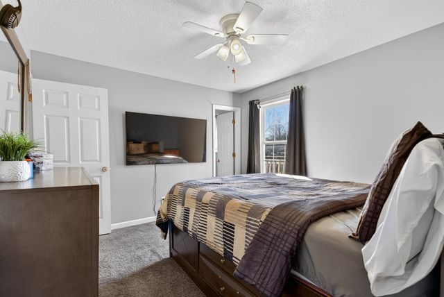 1630 Hannibal Dr, Oak Grove, KY 42262