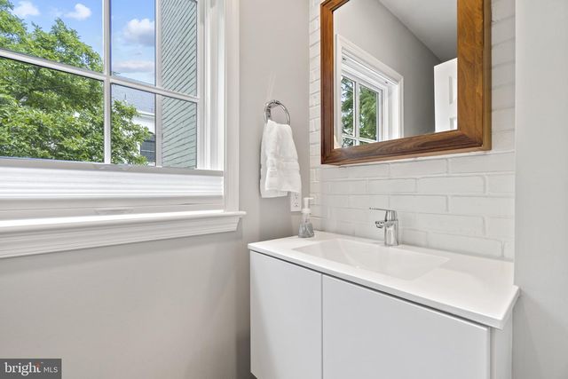 3901 WOODBINE ST, Chevy Chase, MD 20815