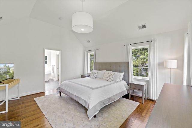 3901 WOODBINE ST, Chevy Chase, MD 20815