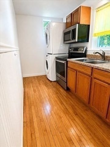 21 Bicknell St, Attleboro, MA 02703