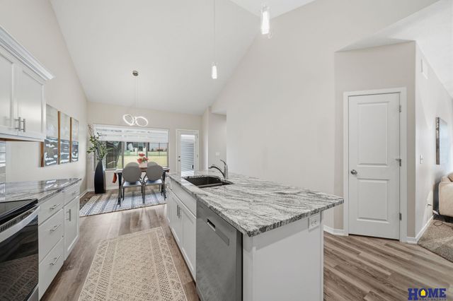 2900 Kings Corner Drive, Lincoln, NE 68516