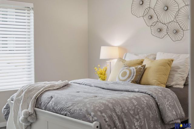 2900 Kings Corner Drive, Lincoln, NE 68516