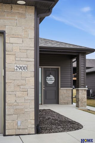 2900 Kings Corner Drive, Lincoln, NE 68516