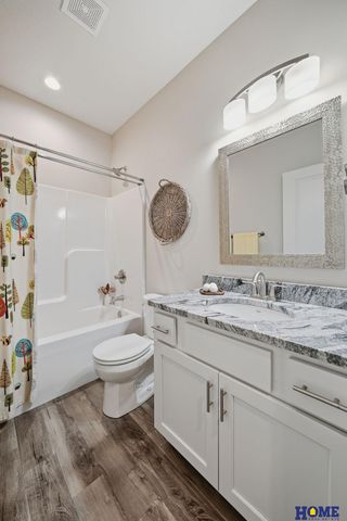 2900 Kings Corner Drive, Lincoln, NE 68516