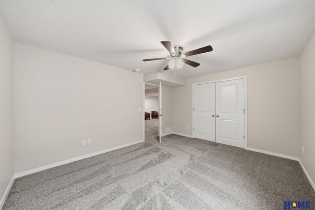 2900 Kings Corner Drive, Lincoln, NE 68516