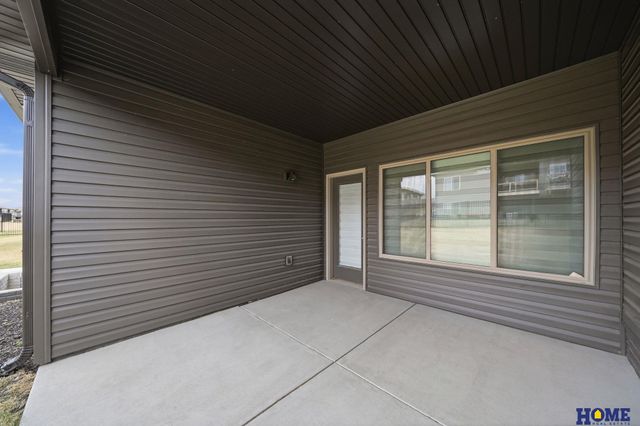 2900 Kings Corner Drive, Lincoln, NE 68516