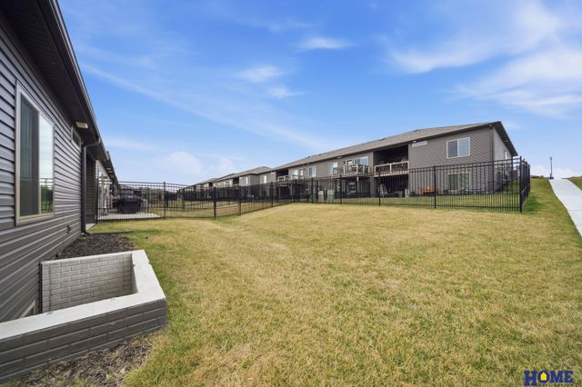 2900 Kings Corner Drive, Lincoln, NE 68516