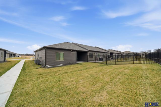 2900 Kings Corner Drive, Lincoln, NE 68516