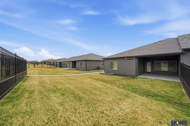 2900 Kings Corner Drive, Lincoln, NE 68516