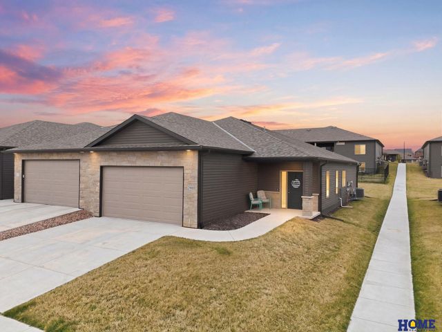 2900 Kings Corner Drive, Lincoln, NE 68516
