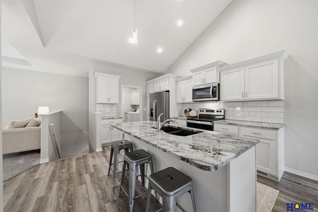 2900 Kings Corner Drive, Lincoln, NE 68516