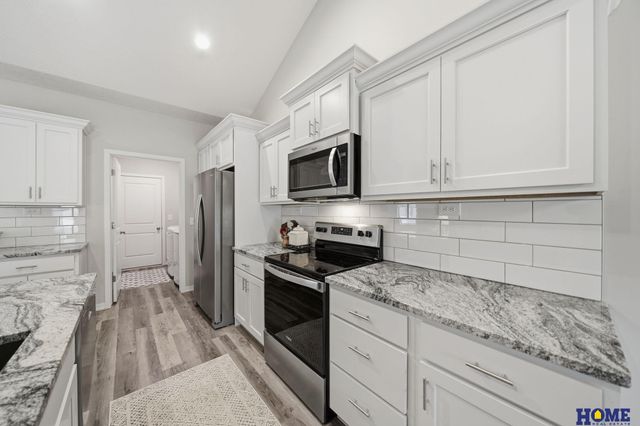 2900 Kings Corner Drive, Lincoln, NE 68516