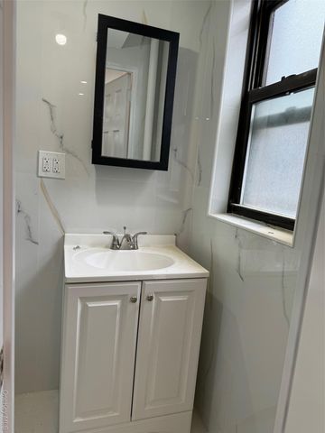 6145 98th St Street 2E, Rego Park, NY 11374