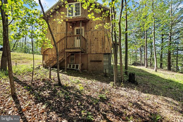 21 THORNWOOD DR, Berkeley Springs, WV 25411