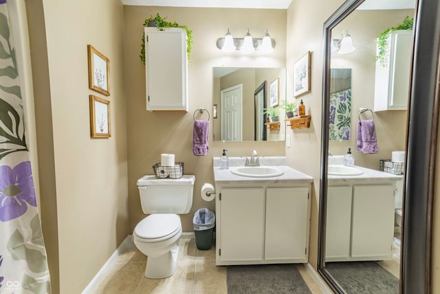 8566 Buckingham Drive, Columbus, IN 47201