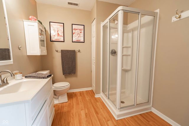 8566 Buckingham Drive, Columbus, IN 47201