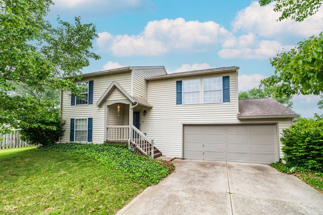 8566 Buckingham Drive, Columbus, IN 47201