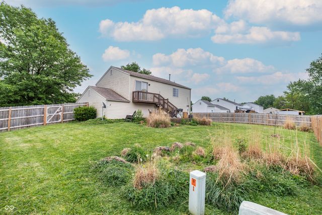 8566 Buckingham Drive, Columbus, IN 47201