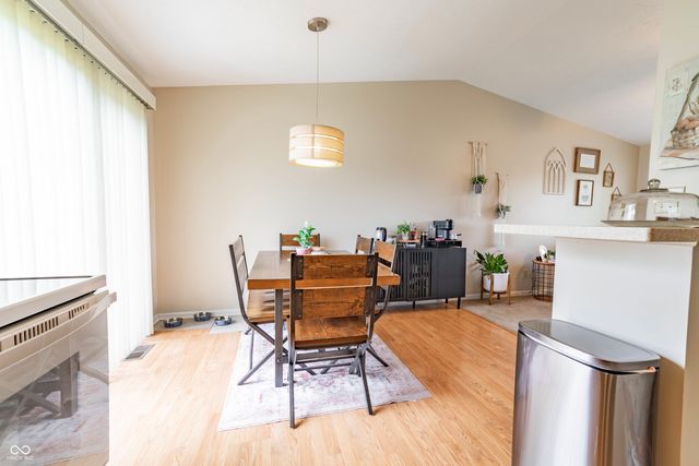 8566 Buckingham Drive, Columbus, IN 47201