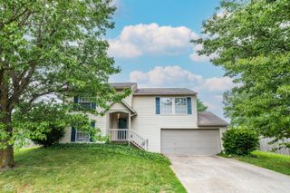 8566 Buckingham Drive, Columbus, IN 47201