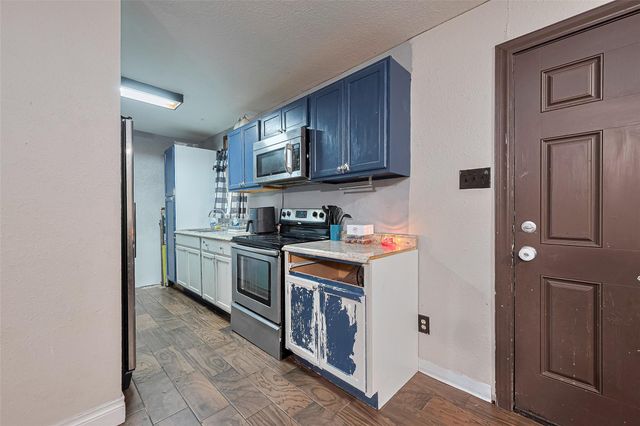 9326 Montgomery Lane, La Porte, TX 77571