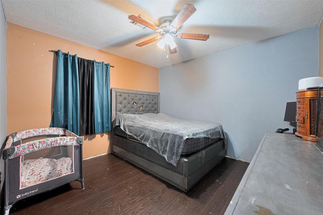 9326 Montgomery Lane, La Porte, TX 77571