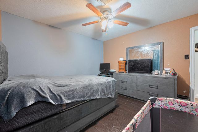9326 Montgomery Lane, La Porte, TX 77571