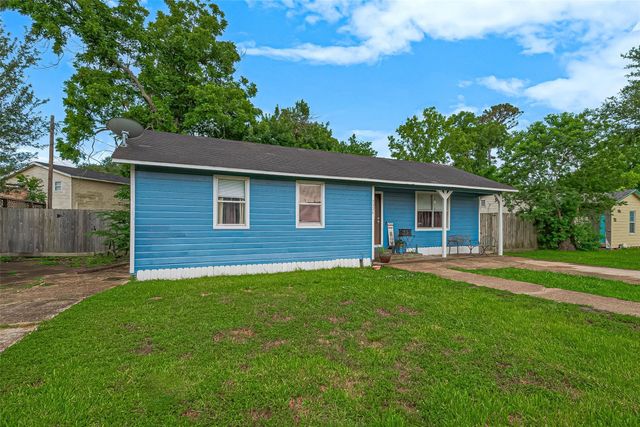 9326 Montgomery Lane, La Porte, TX 77571