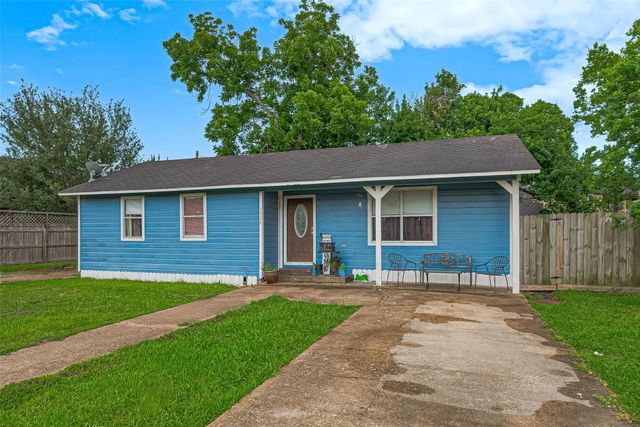 9326 Montgomery Lane, La Porte, TX 77571