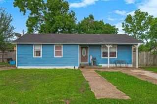 9326 Montgomery Lane, La Porte, TX 77571