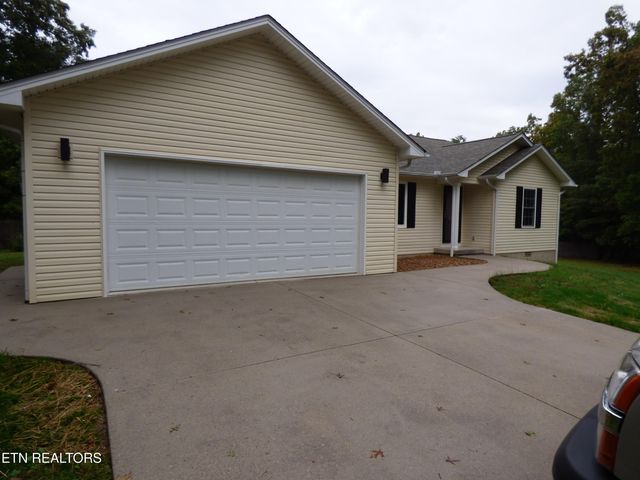 6 Coyote Court, Crossville, TN 38572