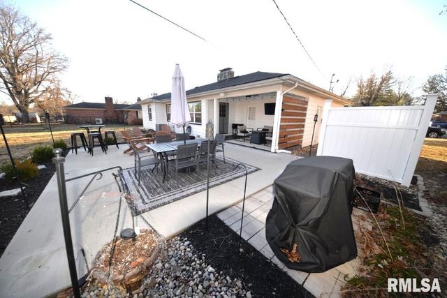 17 HIGHLAND Place, Mt Vernon, IL 62864