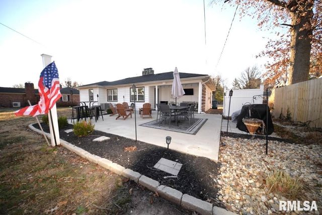 17 HIGHLAND Place, Mt Vernon, IL 62864