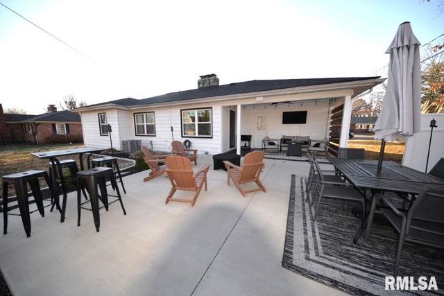 17 HIGHLAND Place, Mt Vernon, IL 62864