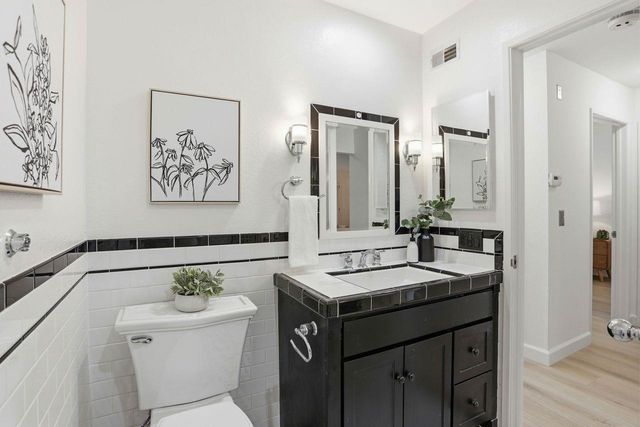 765 San Antonio Road 48, Palo Alto, CA 94303