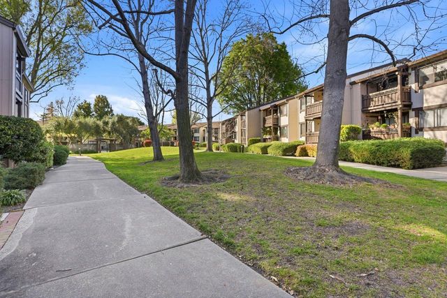 765 San Antonio Road 48, Palo Alto, CA 94303