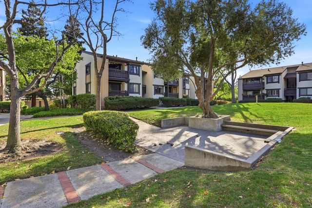 765 San Antonio Road 48, Palo Alto, CA 94303