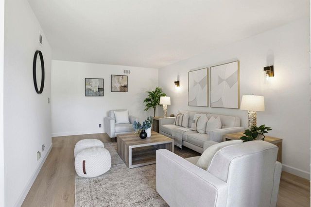 765 San Antonio Road 48, Palo Alto, CA 94303