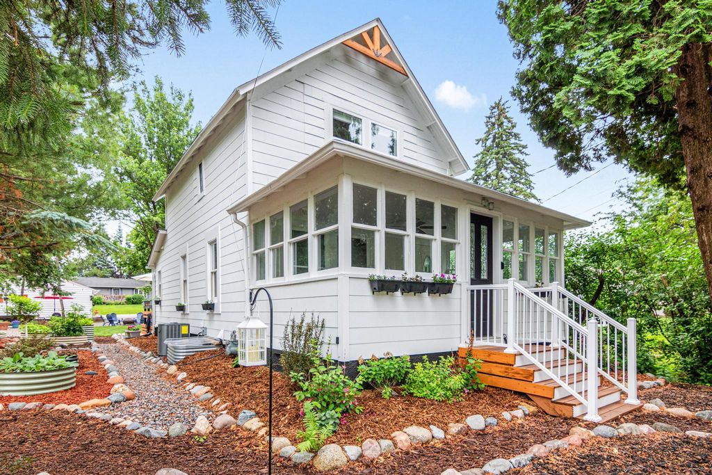 2168 Centerview Lane, Mound, MN 55364