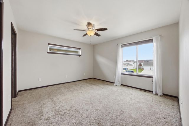 928 41st Avenue S, Moorhead, MN 56560