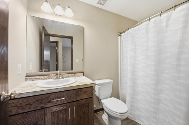 928 41st Avenue S, Moorhead, MN 56560