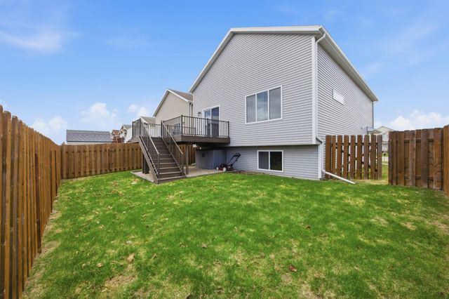 928 41st Avenue S, Moorhead, MN 56560