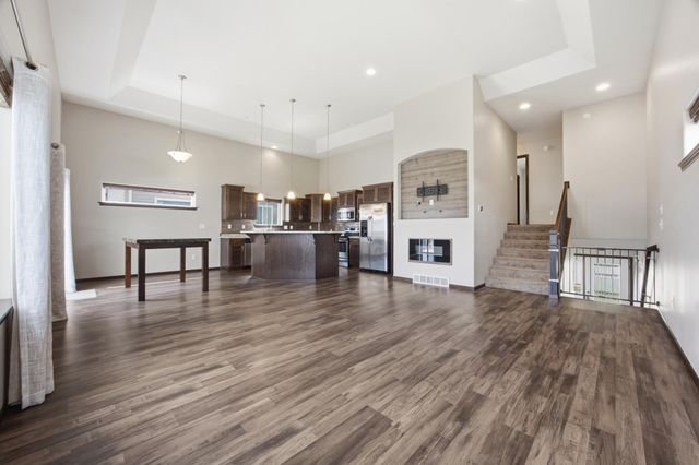 928 41st Avenue S, Moorhead, MN 56560