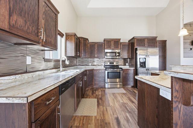 928 41st Avenue S, Moorhead, MN 56560