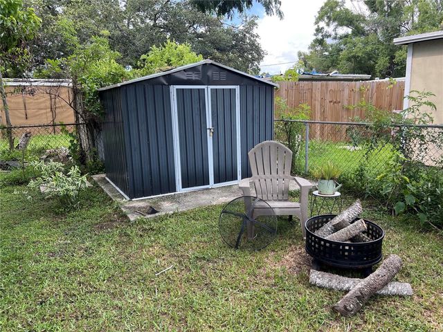 2004 E BROAD STREET, Tampa, FL 33610