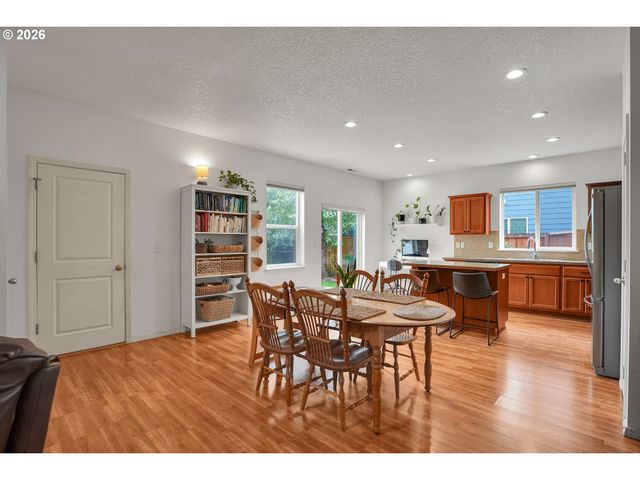 18915 ROSE Rd, Oregon City, OR 97045