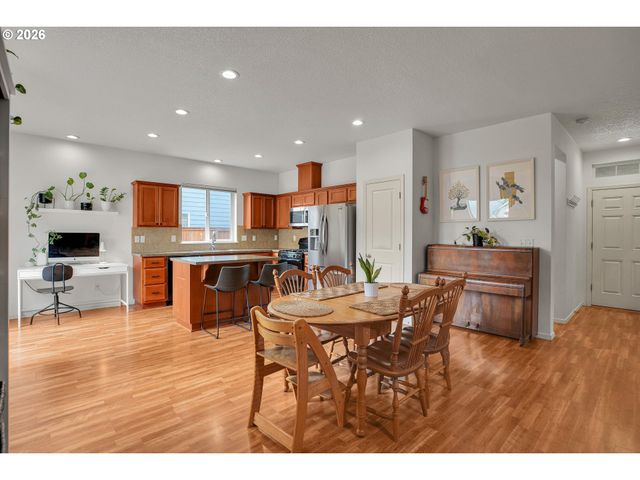 18915 ROSE Rd, Oregon City, OR 97045