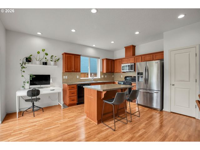 18915 ROSE Rd, Oregon City, OR 97045