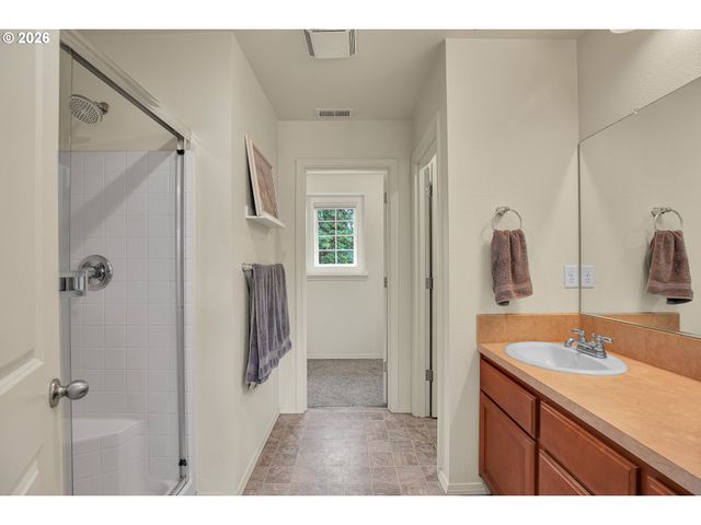 18915 ROSE Rd, Oregon City, OR 97045